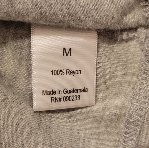 2/$18 Kendall and Kylie Gray Silver Crop Short Sleeve Top Loose Boxy Medium Tee - Picture 8 of 9